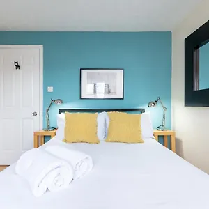 https://pass-the-keys-spacious-townhouse-with-900-mbps-wifi-york.yorkshirehotels.net