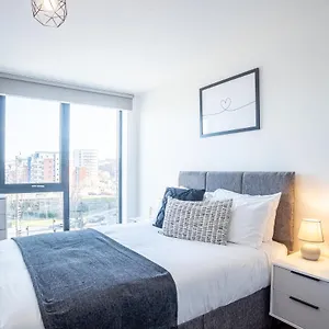 https://great-central-2-bed-apartment-w-free-parking-by-opulent.yorkshirehotels.net